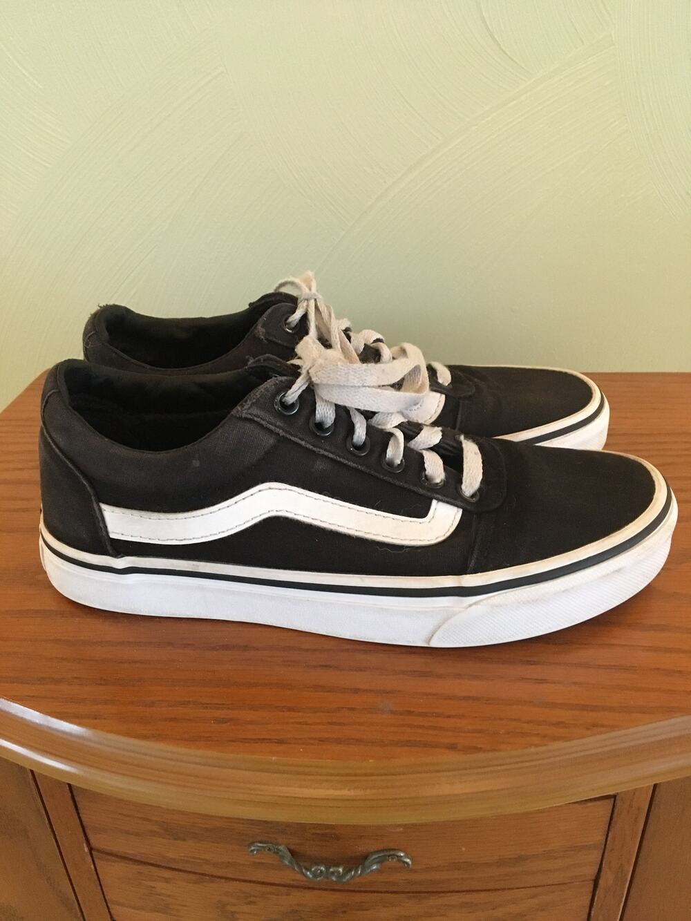 Black And White VANS Shoes, Size 5